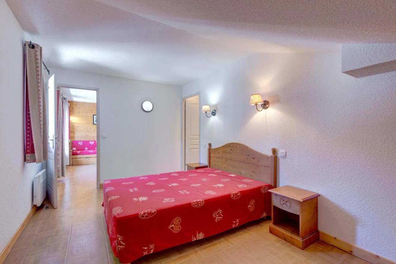 Apartment Le Chevreuil - 3 Chambres, Terrasse, Piscine Flumet France